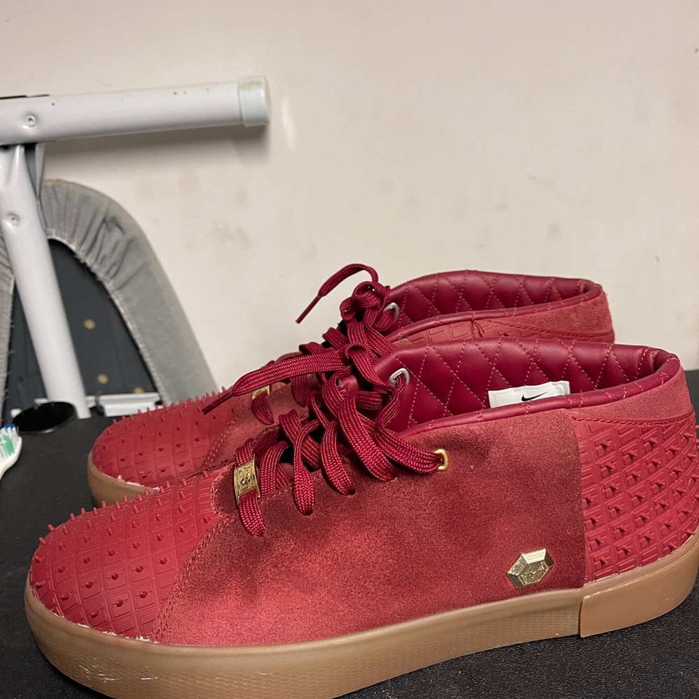 LeBron - Picture 2 of 5